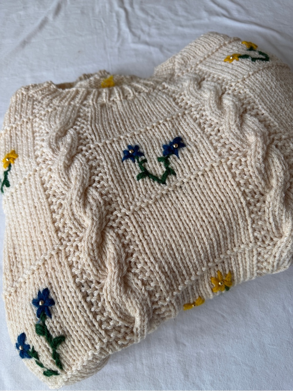 Handmade Ivory Cable Knit Floral Embroidered Sweater M/L Cottagecore - Picture 10 of 10